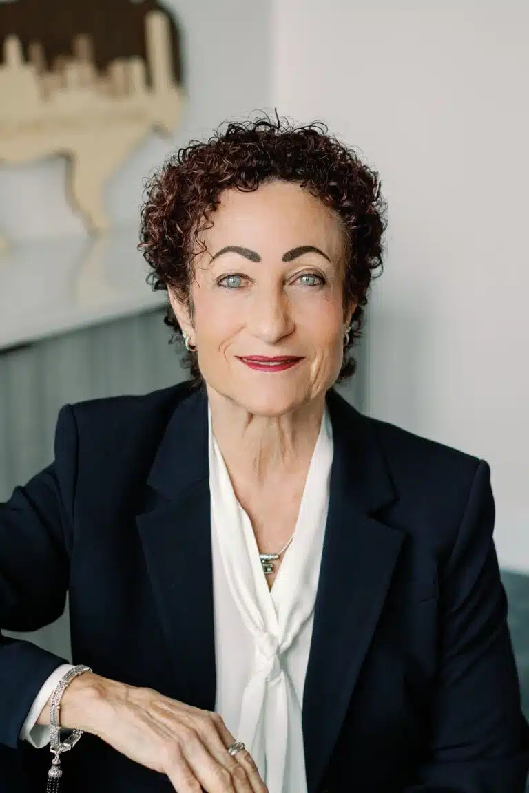 Stephanie Gelber