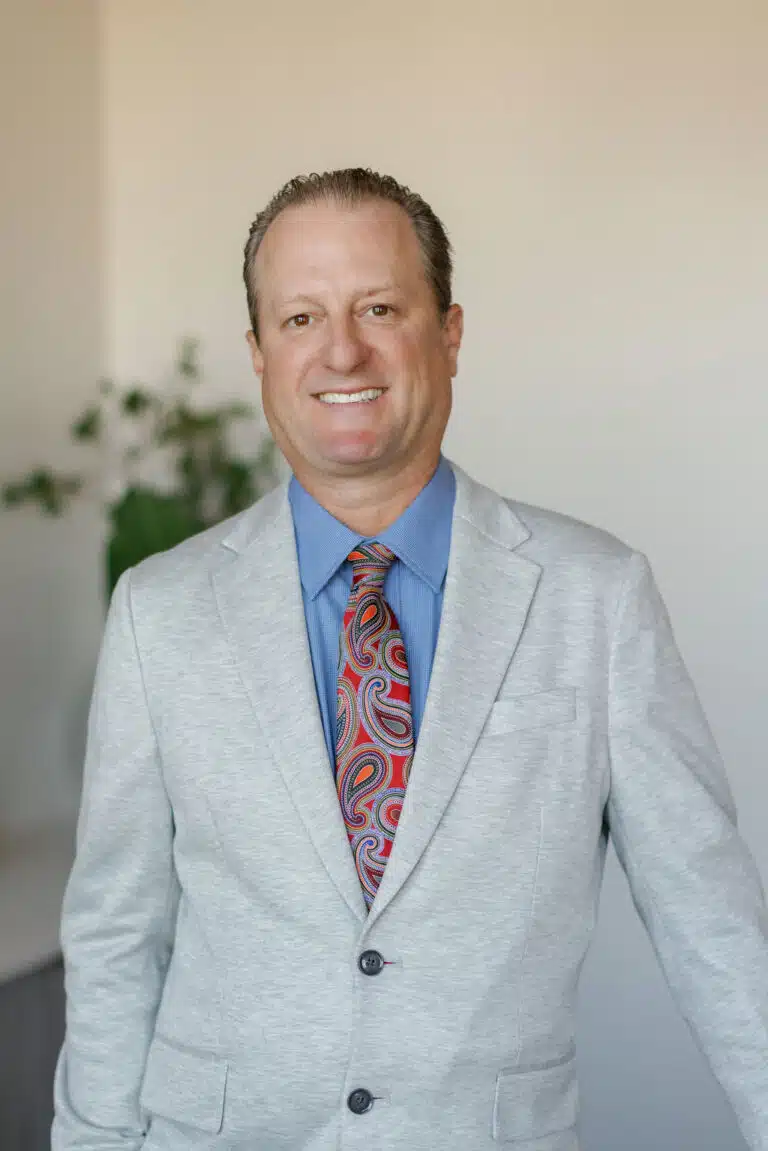 Dan Daumen Professional Headshot (1)